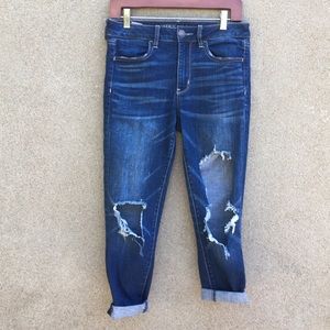 American Eagle Distressed Jean Capris